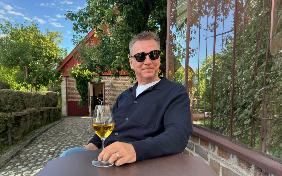 Lars följde sin passion för vin och blev certifierad sommelier på distans